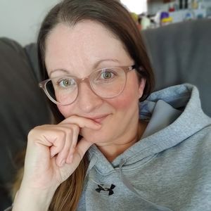 Meet your Posher, Karine